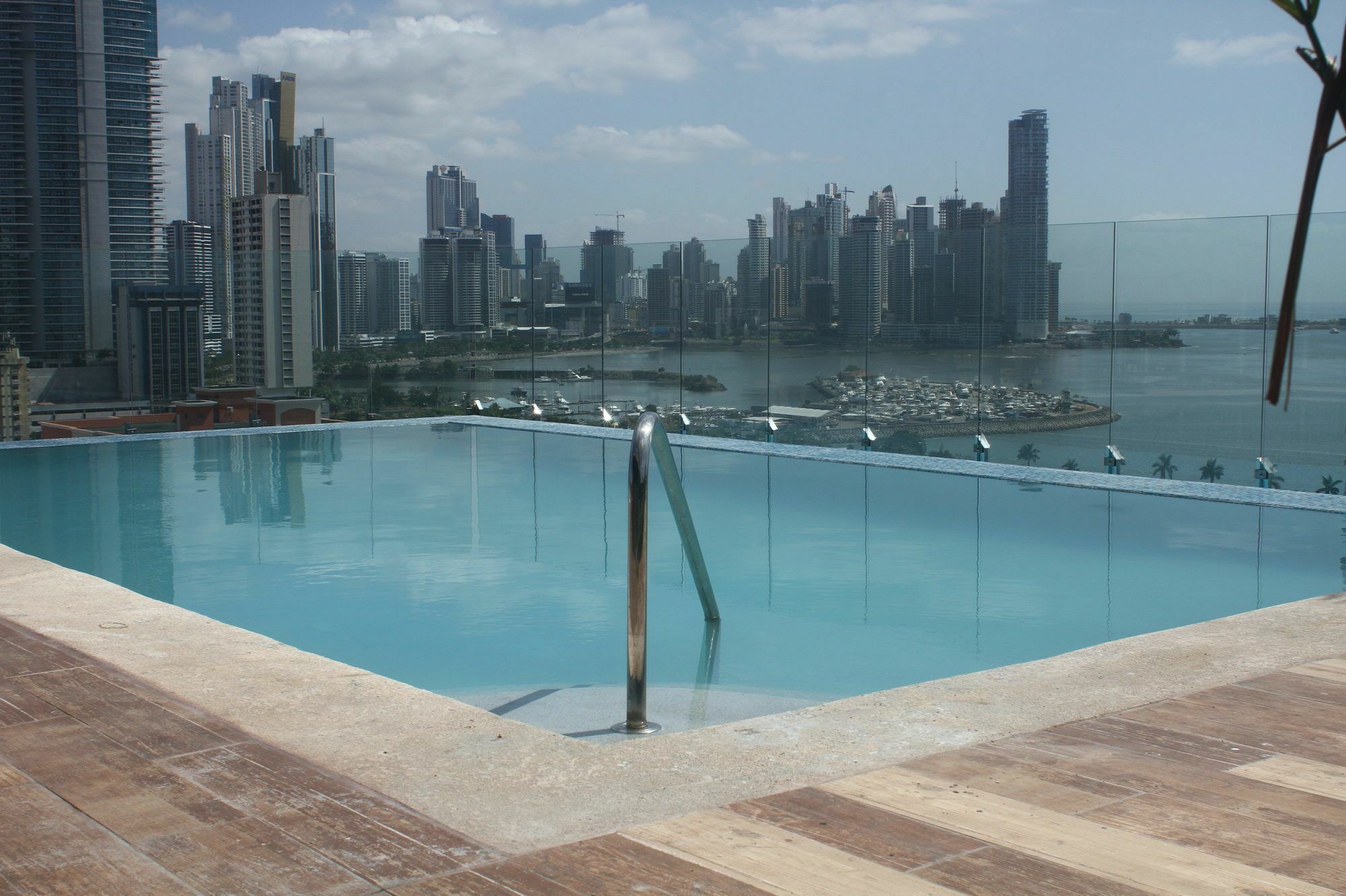 Innfiniti Hotel & Suites Panama City Exteriör bild