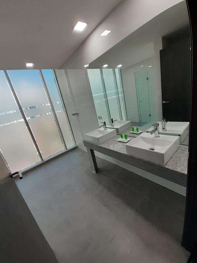 Innfiniti Hotel & Suites Panama City Exteriör bild